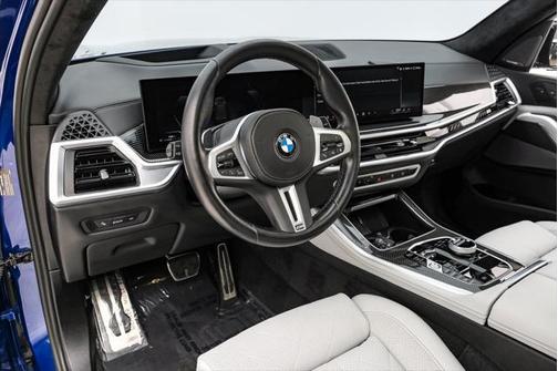 2024 BMW X5 M60i