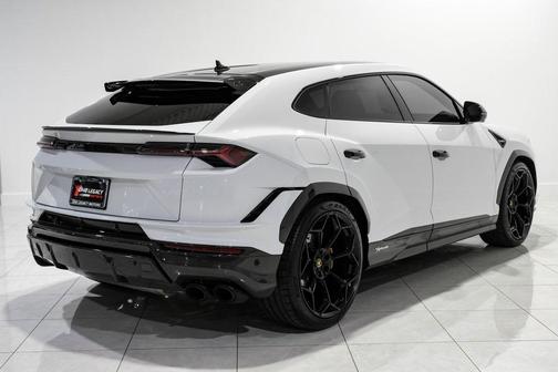 2024 Lamborghini Urus Performante