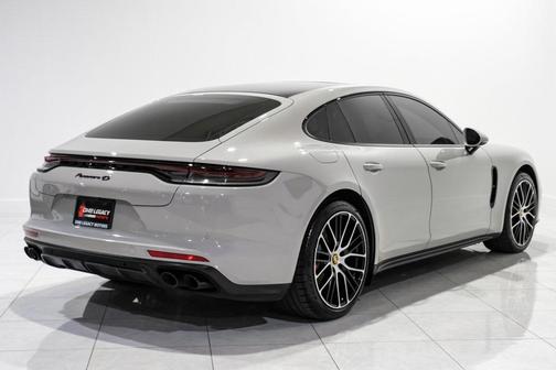 2022 Porsche Panamera 4S
