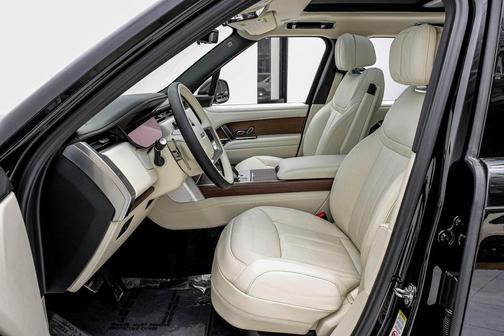 2025 Land Rover Range Rover P550e SE