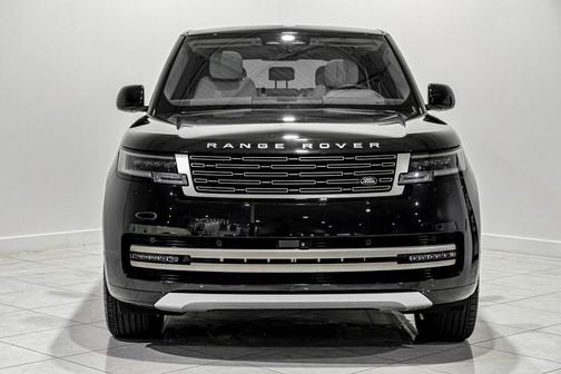 2025 Land Rover Range Rover P550e SE