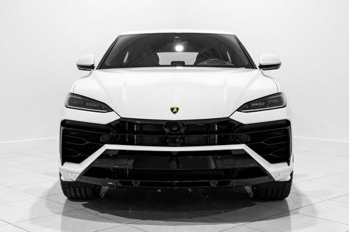 2025 Lamborghini Urus SE