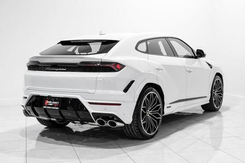 2025 Lamborghini Urus SE