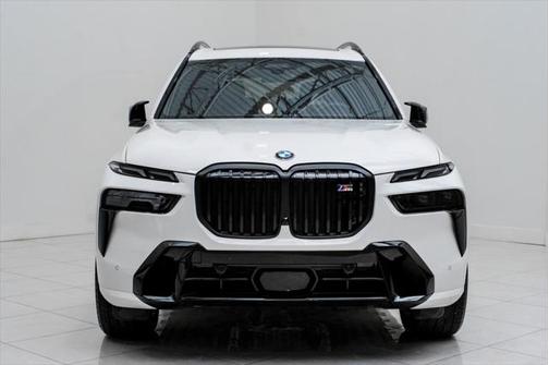 2025 BMW X7 M60i