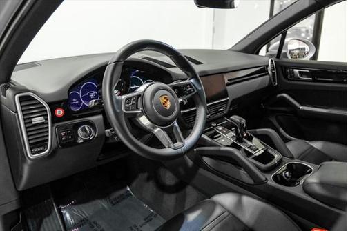 2023 Porsche Cayenne Base