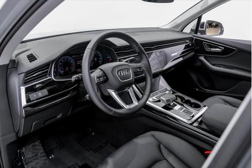 2022 Audi Q7 55 Premium Plus