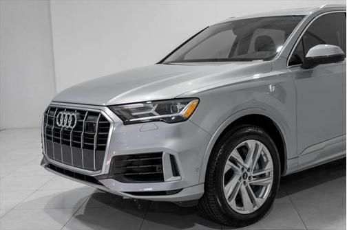 2022 Audi Q7 55 Premium Plus