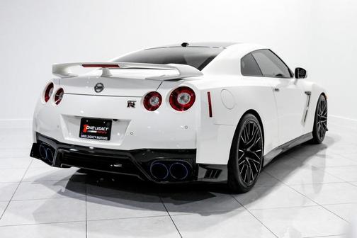 2021 Nissan GT-R Premium Dual-clutch 6-Speed Transmission