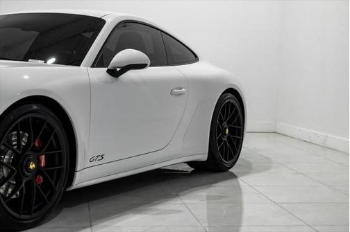2019 Porsche 911 Carrera GTS