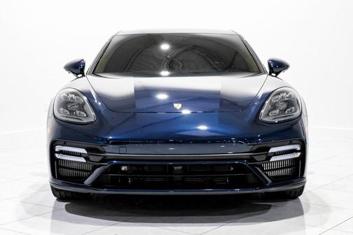 2022 Porsche Panamera Turbo S