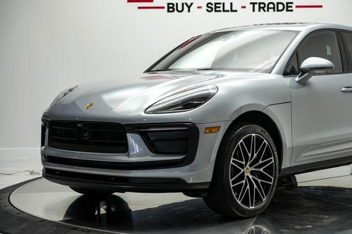 Dolomite Silver Metallic 2024 Porsche Macan Macan
