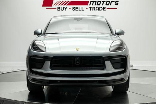 Dolomite Silver Metallic 2024 Porsche Macan Macan