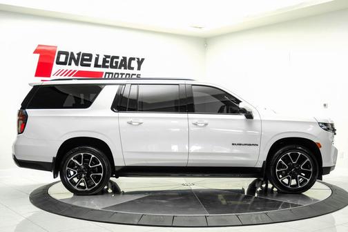 Summit White 2024 Chevrolet Suburban RST