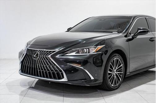 2023 Lexus ES 300h Base
