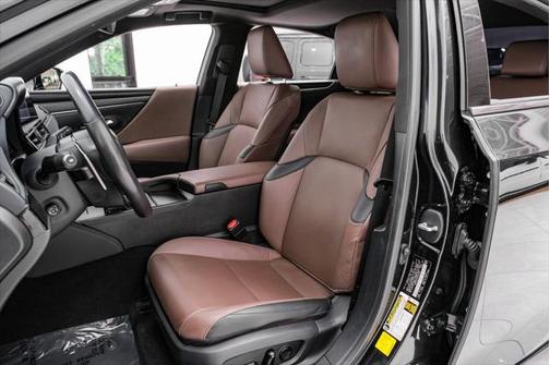 2023 Lexus ES 300h Base