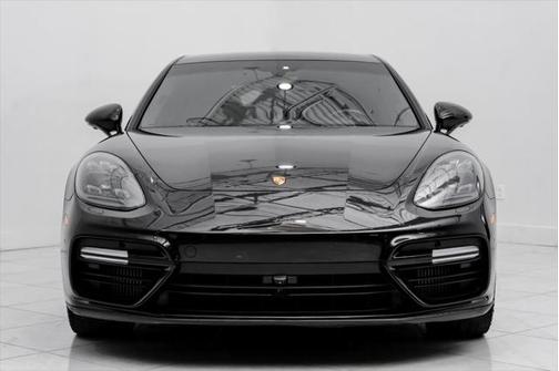 2018 Porsche Panamera Turbo