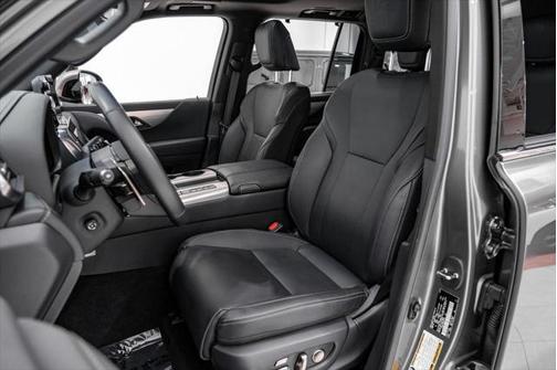 2022 Lexus LX 600 Base