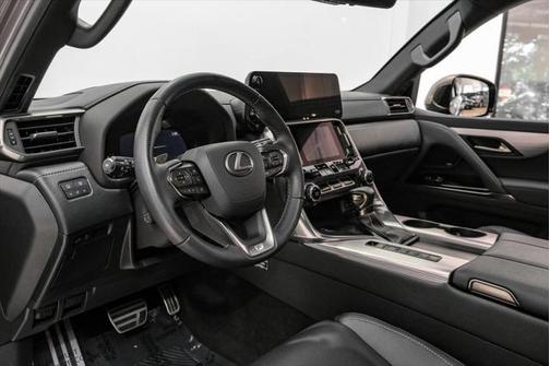 2022 Lexus LX 600 Base