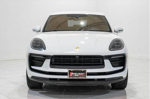 2022 Porsche Macan Base