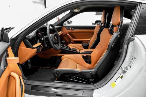 2024 Porsche 911 S/T