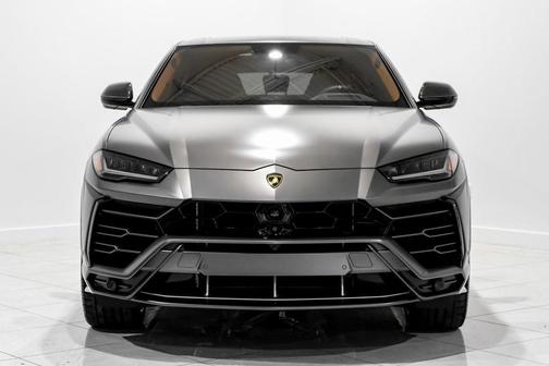 2022 Lamborghini Urus Graphite Capsule