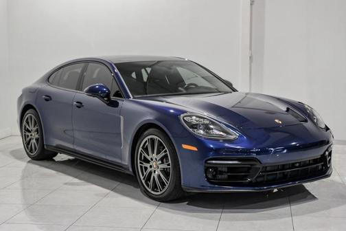 2023 Porsche Panamera 4 Platinum Edition