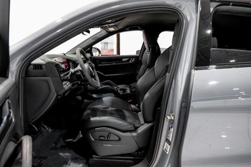 2024 Porsche Cayenne Turbo GT