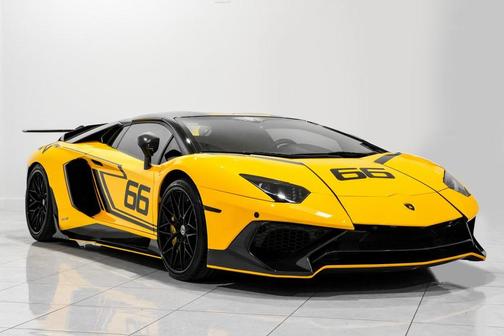 2016 Lamborghini Aventador LP700-4
