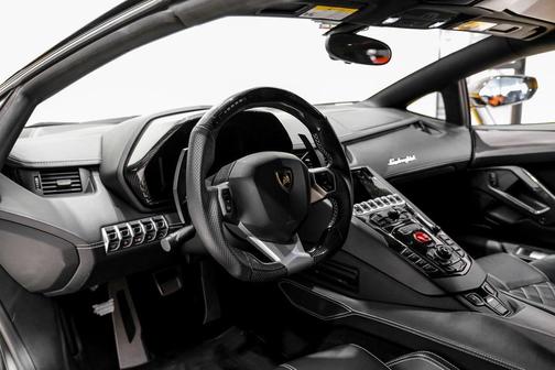 2016 Lamborghini Aventador LP700-4