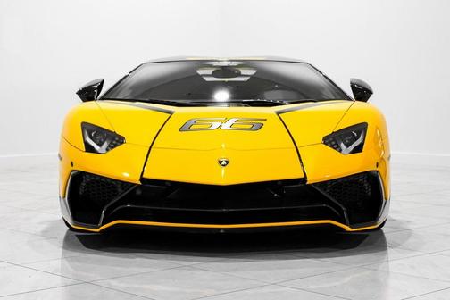2016 Lamborghini Aventador LP700-4