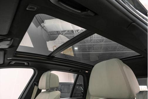 2021 BMW X5 M50i