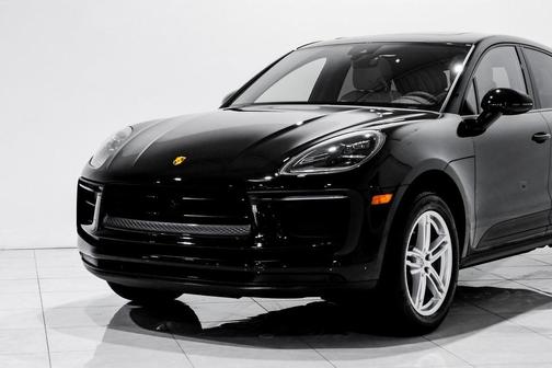2025 Porsche Macan Base