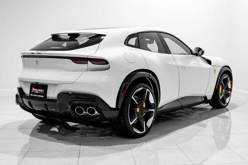 2025 Ferrari Purosangue Base