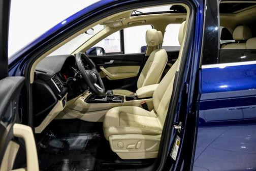 2023 Audi Q5 45 S line Premium