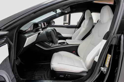 2022 Tesla Model S Plaid
