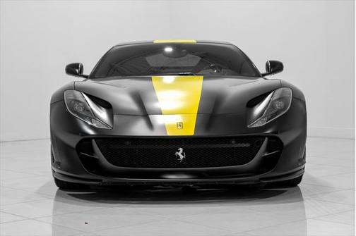 2019 Ferrari 812 Superfast Base