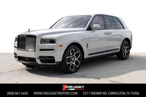 Gray 2022 Rolls-Royce Cullinan