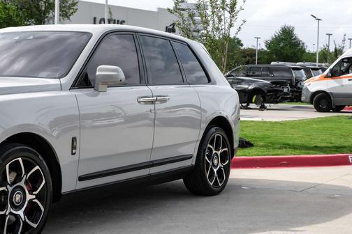 Gray 2022 Rolls-Royce Cullinan