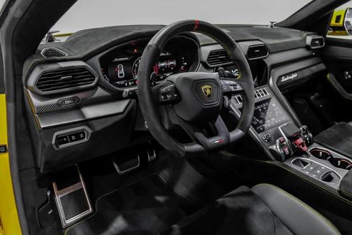 2024 Lamborghini Urus Performante