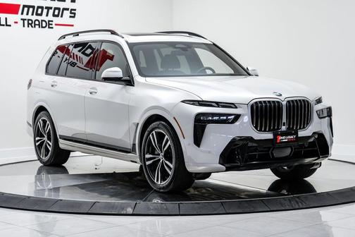 Mineral White Metallic 2025 BMW X7 xDrive40i
