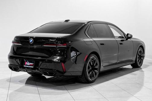 2025 BMW 760 xDrive