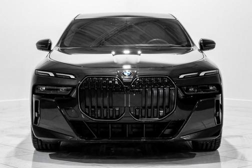 2025 BMW 760 xDrive