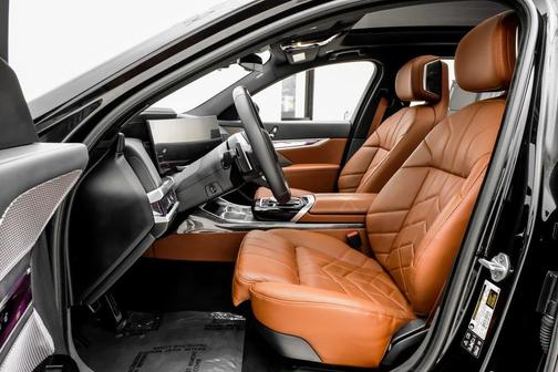 2025 BMW 760 xDrive