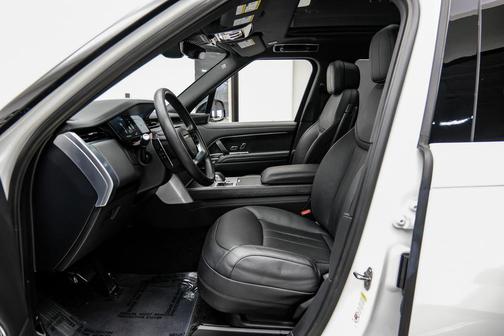White 2024 Land Rover Range Rover P530 SE