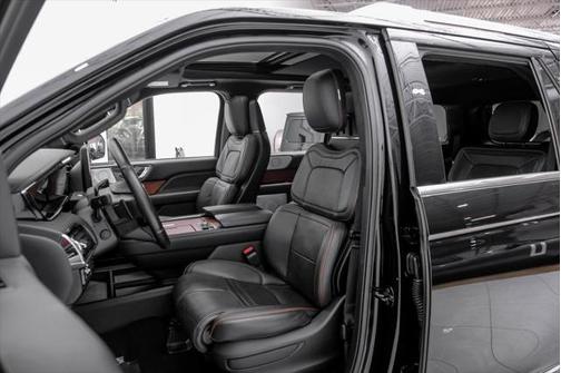 2022 Lincoln Navigator Black Label