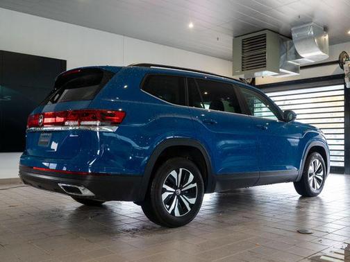 2025 Volkswagen Atlas 2.0T SE