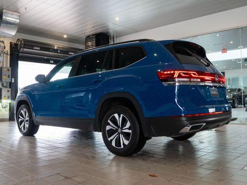 2025 Volkswagen Atlas 2.0T SE