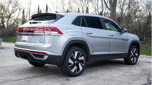 2024 Volkswagen Atlas Cross Sport 2.0T SE w/Technology 4MOTION