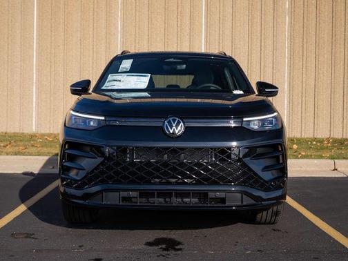 2026 Volkswagen Tiguan 2.0T SE R-Line Black 4MOTION