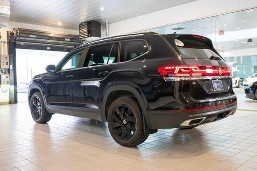 2024 Volkswagen Atlas 2.0T SE w/Technology 4MOTION